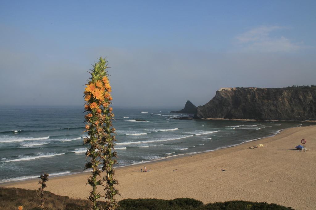 Pedra Dos Corvos Beach House Odeceixe Eksteriør billede